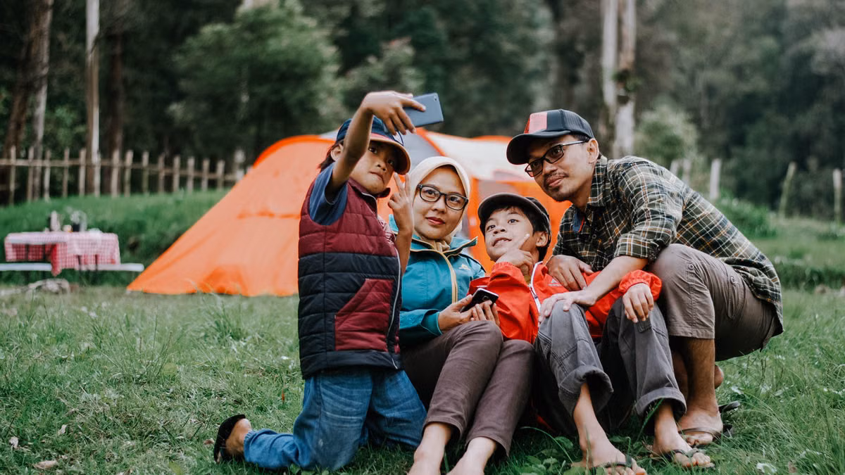 Vacances déconnectées : pourquoi les familles y gagnent en 2026