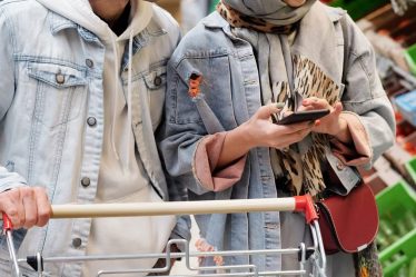 Économiser sur les courses familiales en 2026 : 7 stratégies concrètes