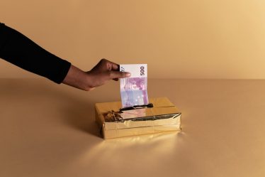Donner de l'argent de manière originale aux mariés